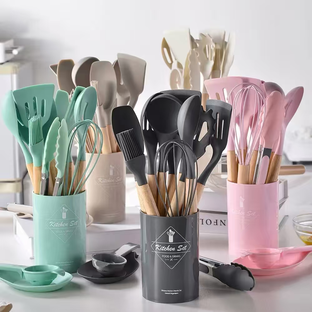 Kitchen Gadgets Under $10 - 12 個のシリコン調理器具セットキッチン調理ツールベーキングツール食器シリコンシャベルスプーンスクレーパーキッチンアクセサリー