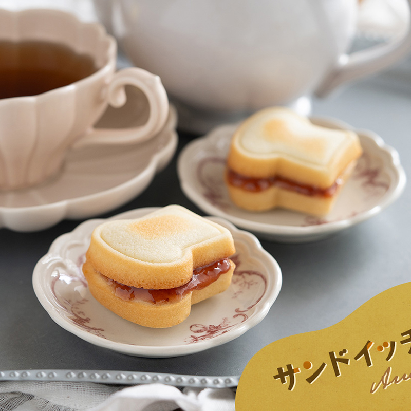 8 空洞トーストパンパターン炭素鋼ケーキ型マドレーヌマフィン - Kitchen Gadgets Baking のレビューと価格
