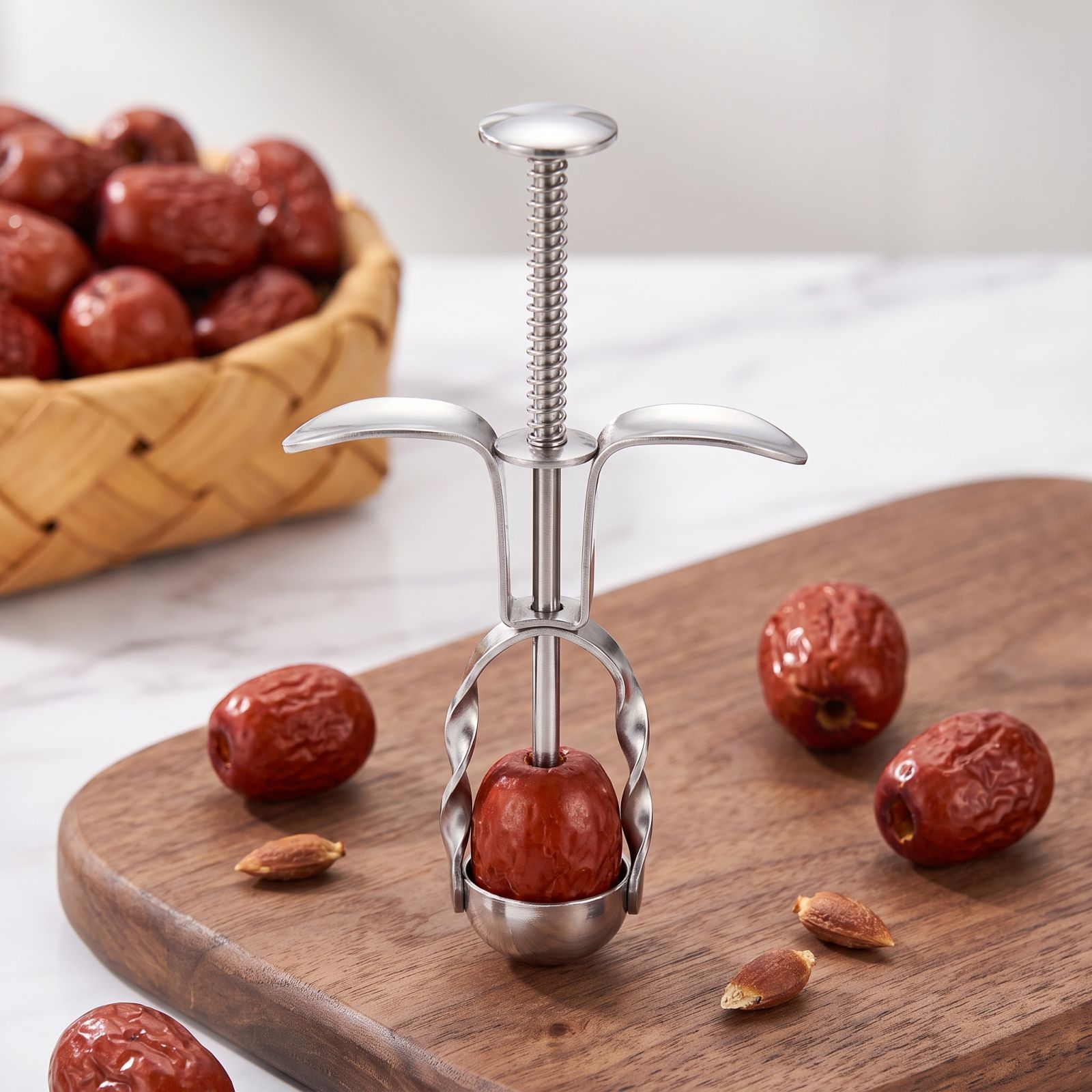 ステンレス製の赤いナツメ種抜きツール、ベーキング、料理、スナ - Kitchen Gadgets Baking のレビューと価格